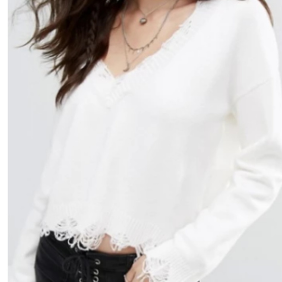 Wild Honey Ivory Distressed V Neck Sweater - NWT - Picture 3 of 5